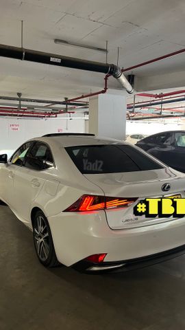 לקסוס IS