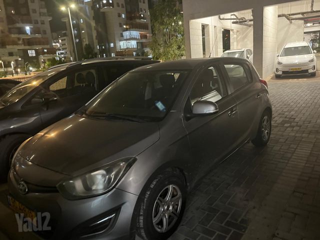 מודעת רכב יונדאי i20