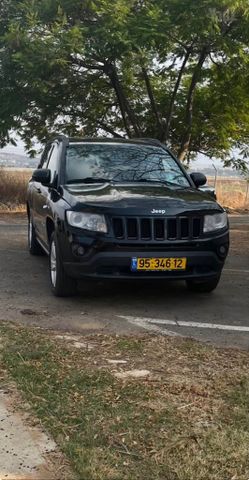 מודעת רכב ג'יפ קומפאס