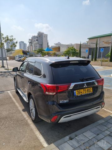 מיצובישי אאוטלנדר