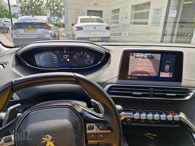פיג'ו 3008
