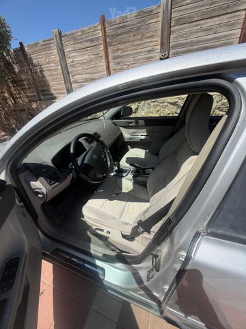 וולוו S40