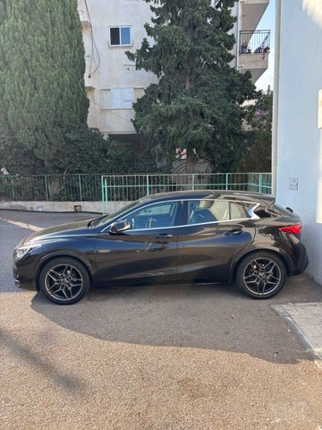 אינפיניטי Q30