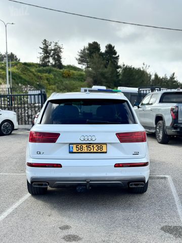 מודעת רכב אאודי Q7