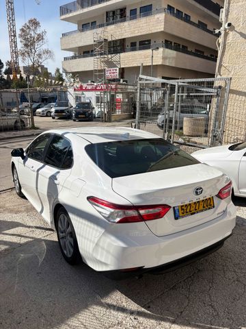 טויוטה קאמרי