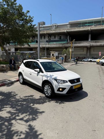 סיאט ארונה