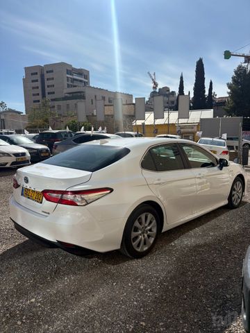 טויוטה קאמרי
