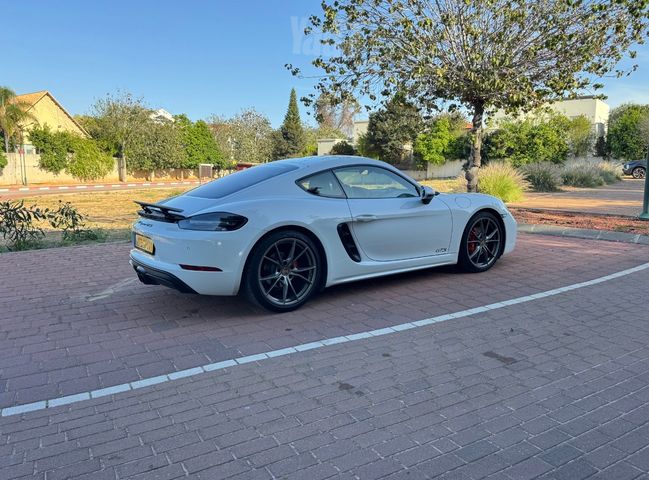 פורשה 718
