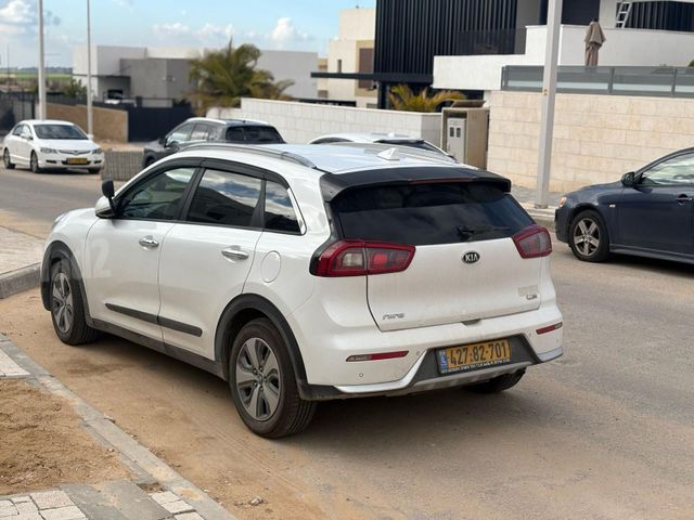 קיה נירו