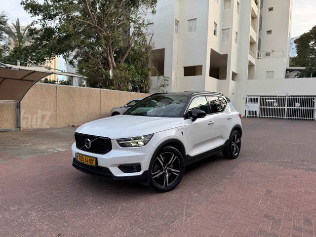 מודעת רכב וולוו XC40