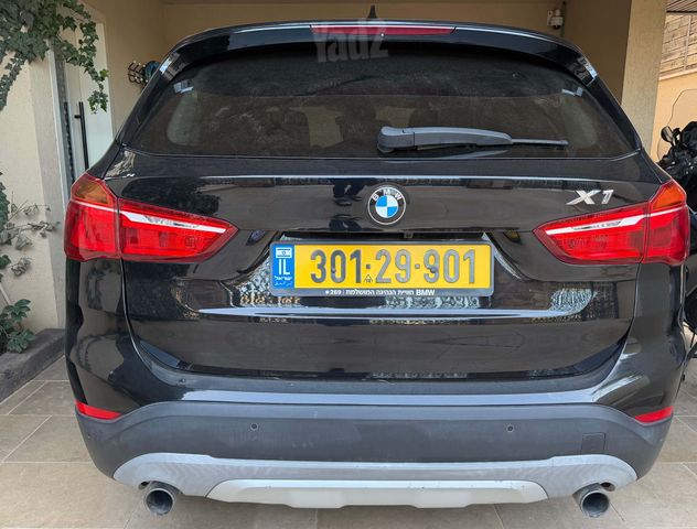ב מ וו X1