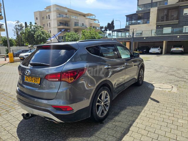 יונדאי סנטה פה