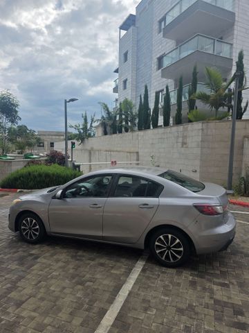מאזדה 3