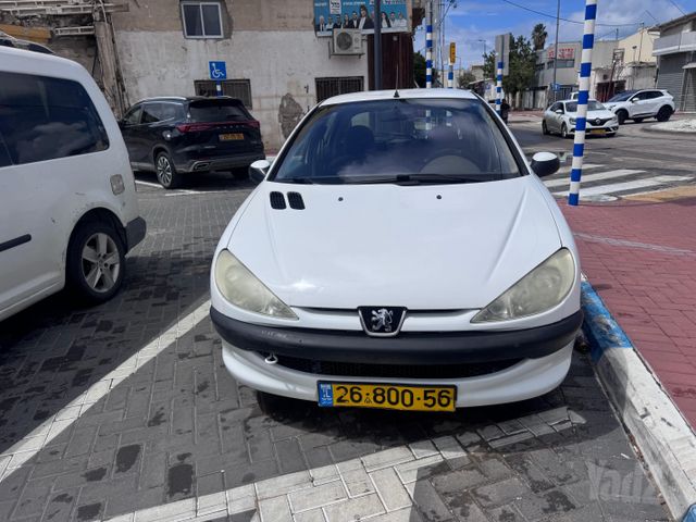 פיג'ו 206