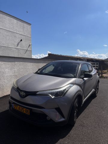 מודעת רכב טויוטה C-HR