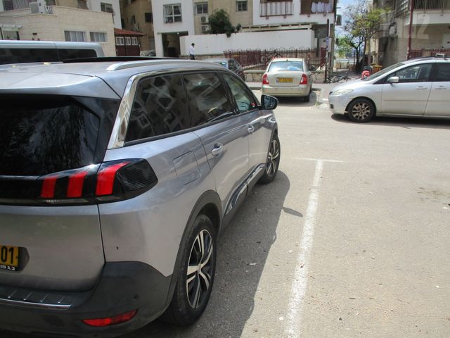 מודעת רכב פיג'ו 5008
