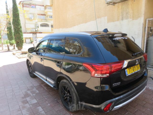 מיצובישי אאוטלנדר