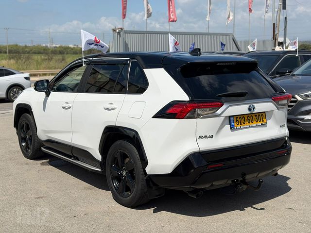 טויוטה RAV4
