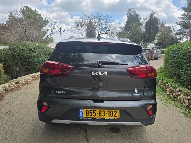 קיה נירו