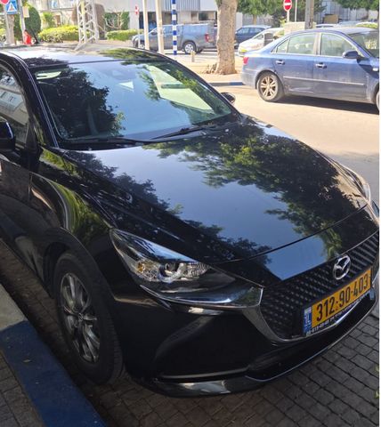 מודעת רכב מאזדה 2
