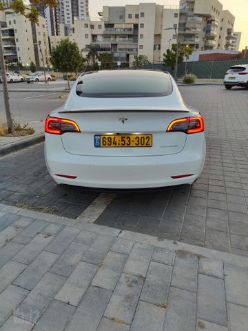 טסלה מודל 3