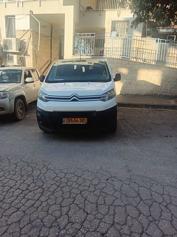מודעת רכב סיטרואן ג'אמפי