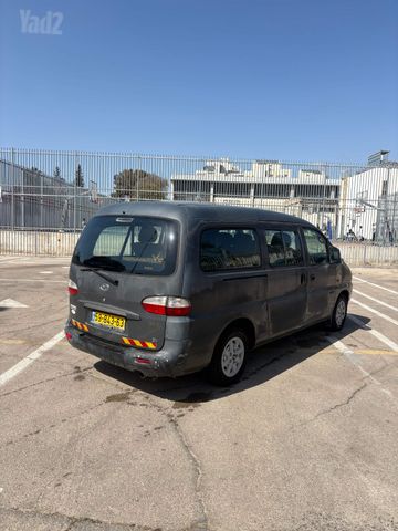 יונדאי H-1 / i800