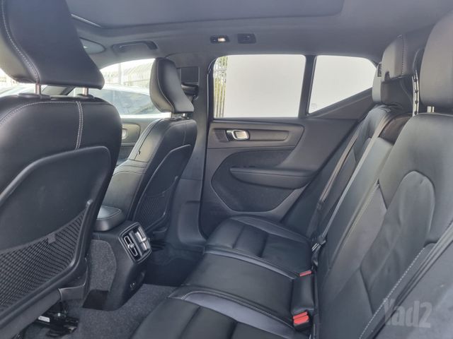 וולוו XC40