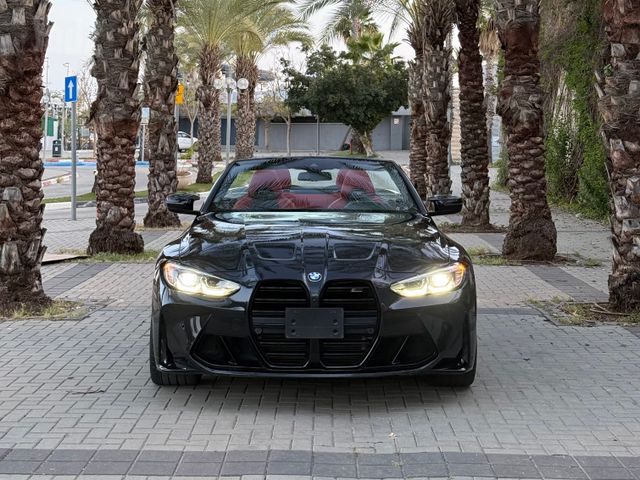 ב מ וו M4
