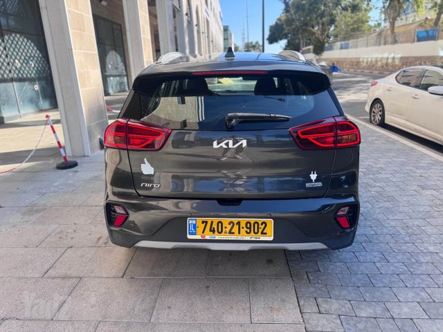 קיה נירו