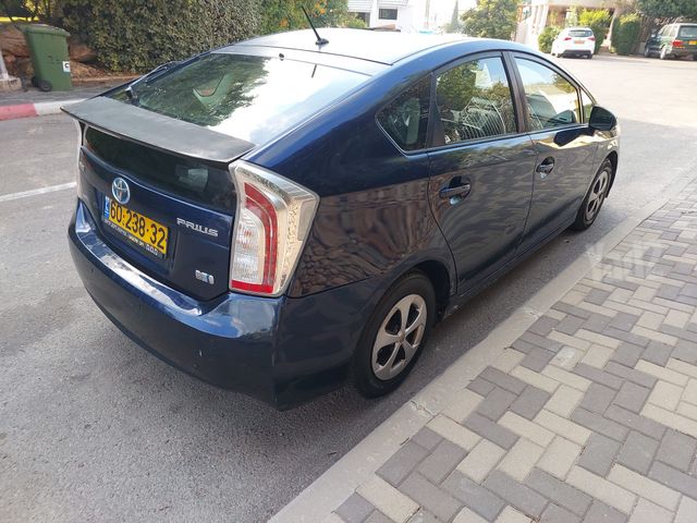 מודעת רכב טויוטה פריוס