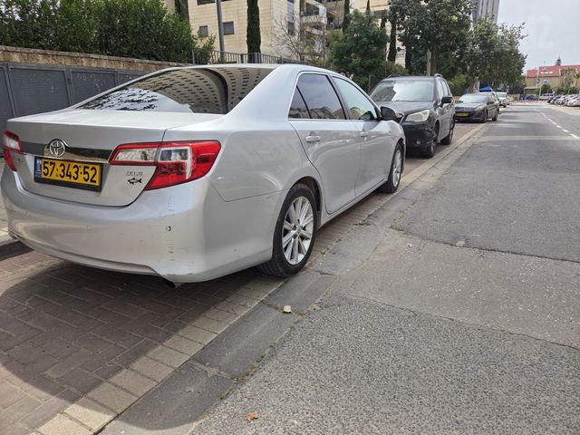 מודעת רכב טויוטה קאמרי