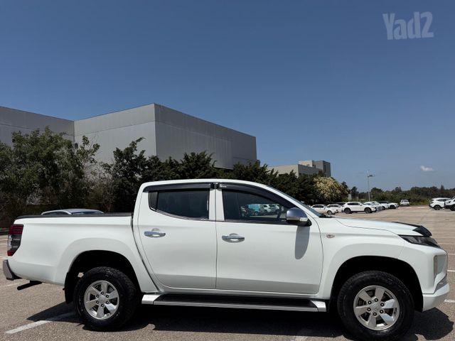 מיצובישי טרייטון / L200