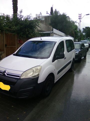 מודעת רכב סיטרואן ברלינגו