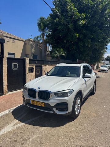 ב מ וו X3