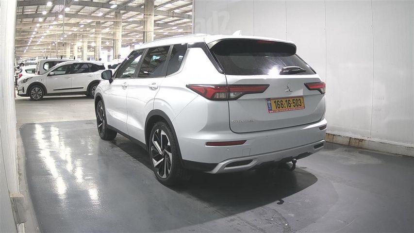 מיצובישי אאוטלנדר