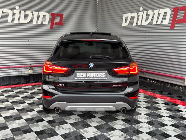 ב מ וו X1
