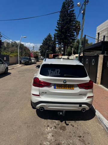 ב מ וו X3
