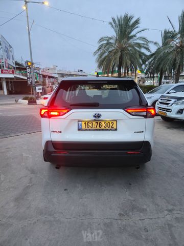 טויוטה RAV4