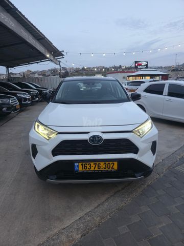 טויוטה RAV4