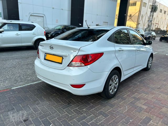 יונדאי אקסנט i25