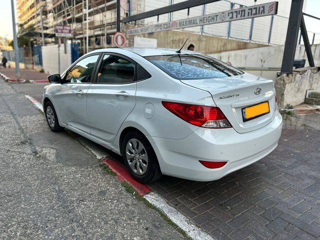 יונדאי אקסנט i25