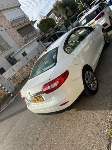רנו פלואנס