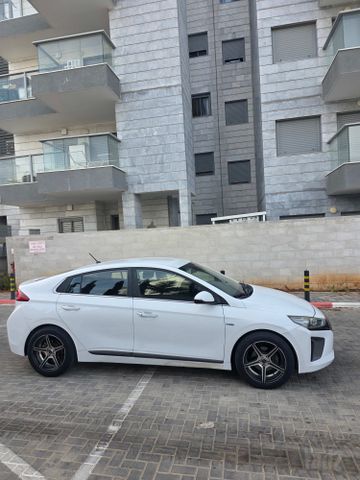 יונדאי איוניק