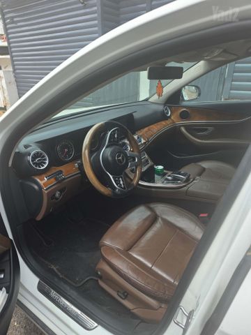 מודעת רכב מרצדס-בנץ E-class