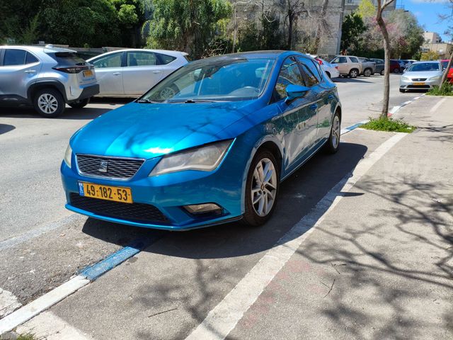 מודעת רכב סיאט לאון
