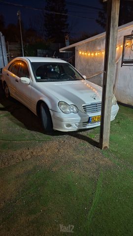 מודעת רכב מרצדס-בנץ C-class