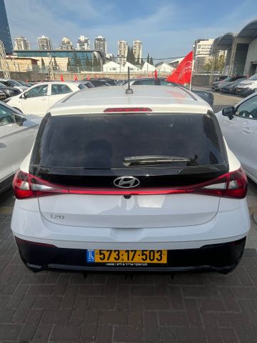 יונדאי i20