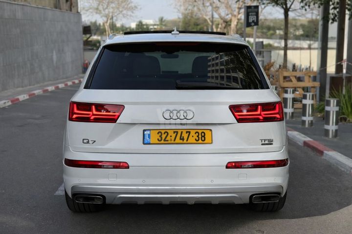 מודעת רכב אאודי Q7 2
