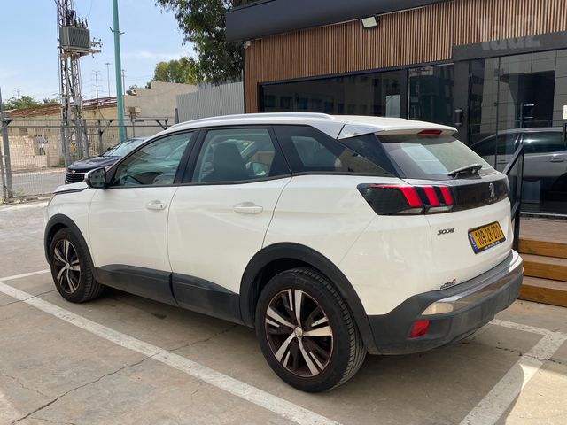 פיג'ו 3008